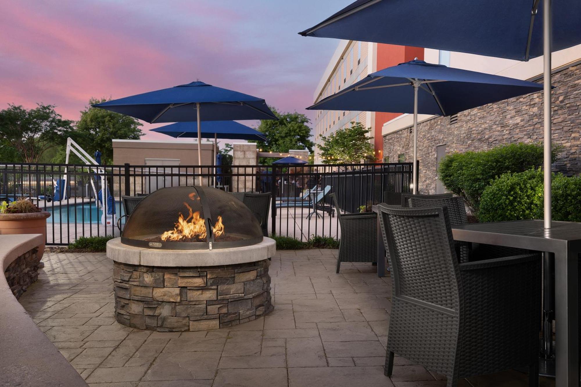 Hampton Inn & Suites Huntsville Research Park Area Exteriér fotografie