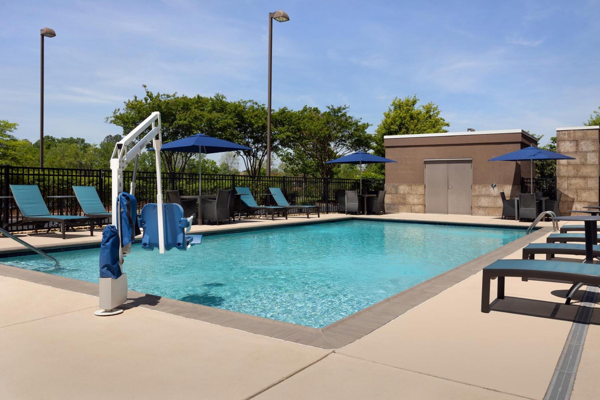 Hampton Inn & Suites Huntsville Research Park Area Exteriér fotografie